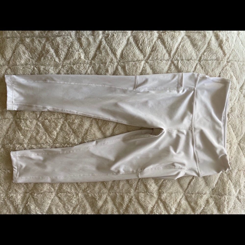 (M) White Crop Yoga Pants